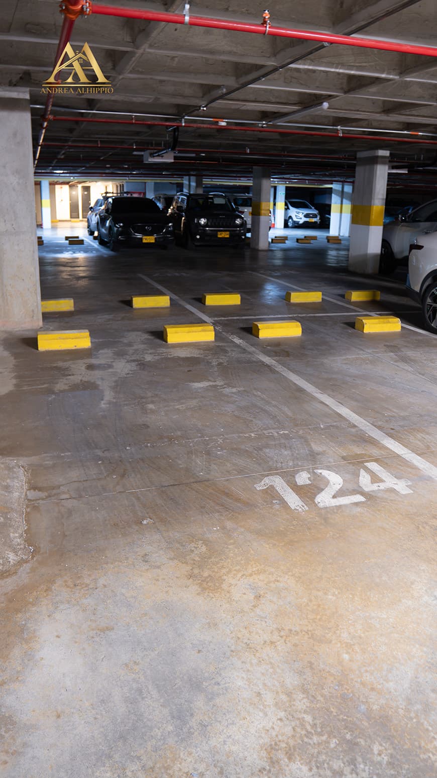 Parqueadero privado del apartamento en Vilanova