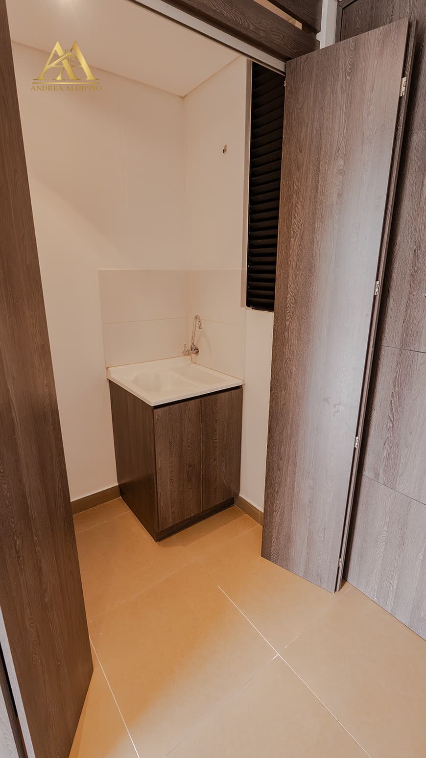 Zona de lavanderia del apartamento en Vilanova